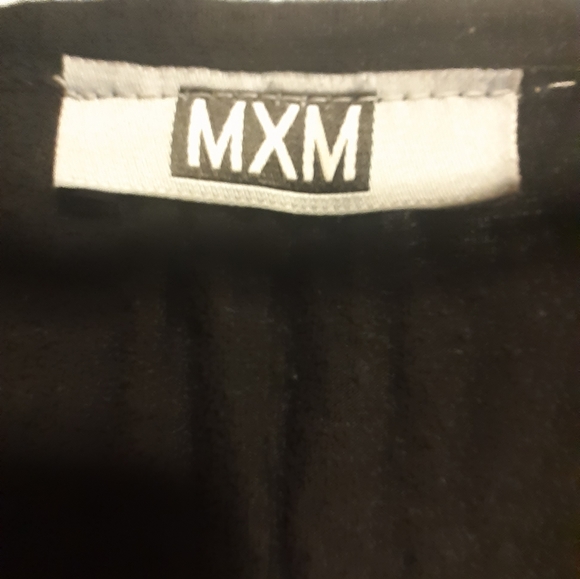 Black 3/4 Sleeve Button-Up Top - Picture 3 of 7